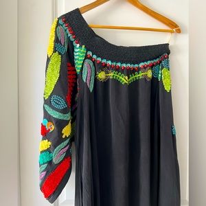 FARM RIO long one shoulder dress with amazing embroidery. Size L. New w tags